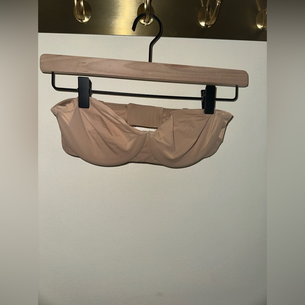 SKIMS Nude Strapless Bandeau